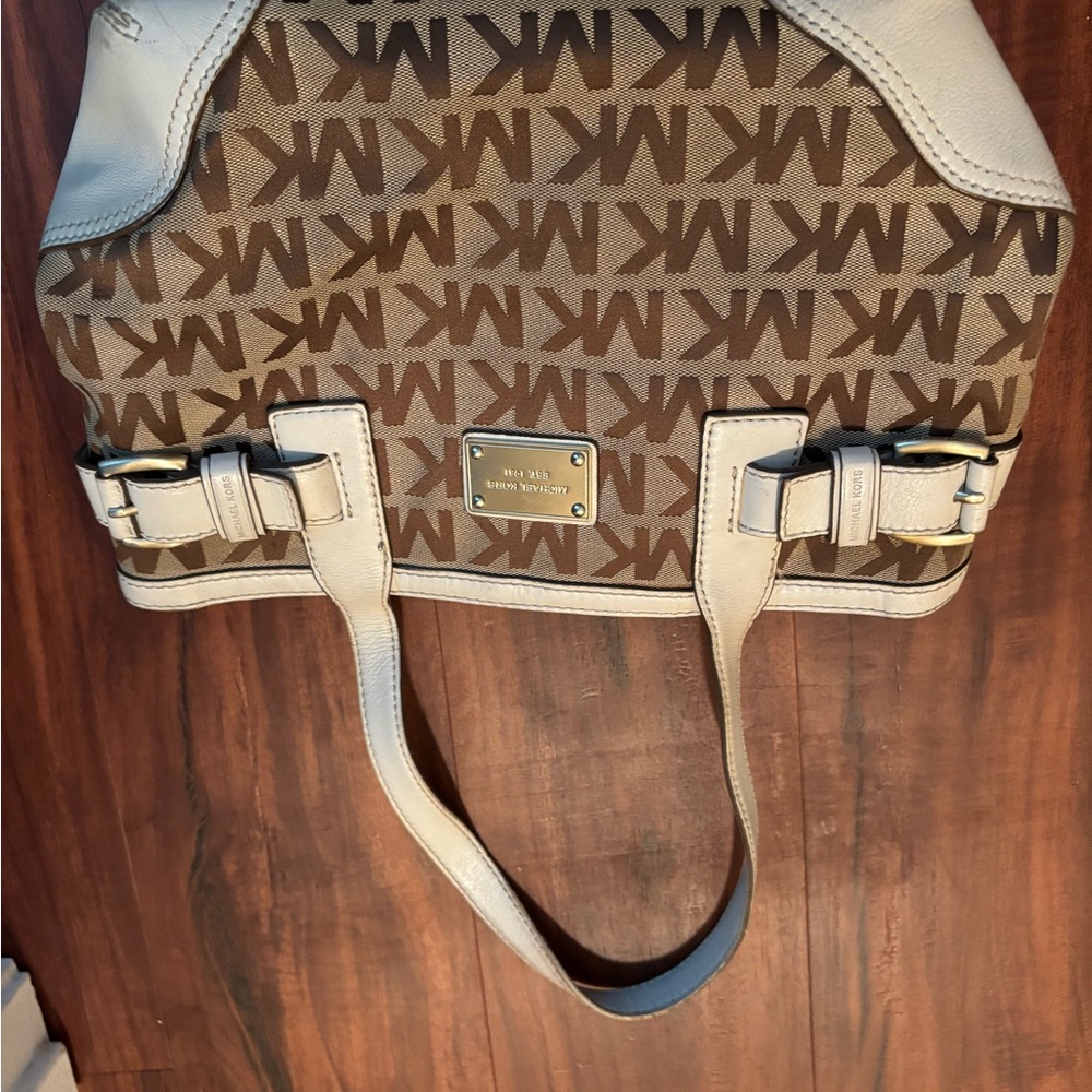 Michael Kors Tan and Cream Shoulder Bag